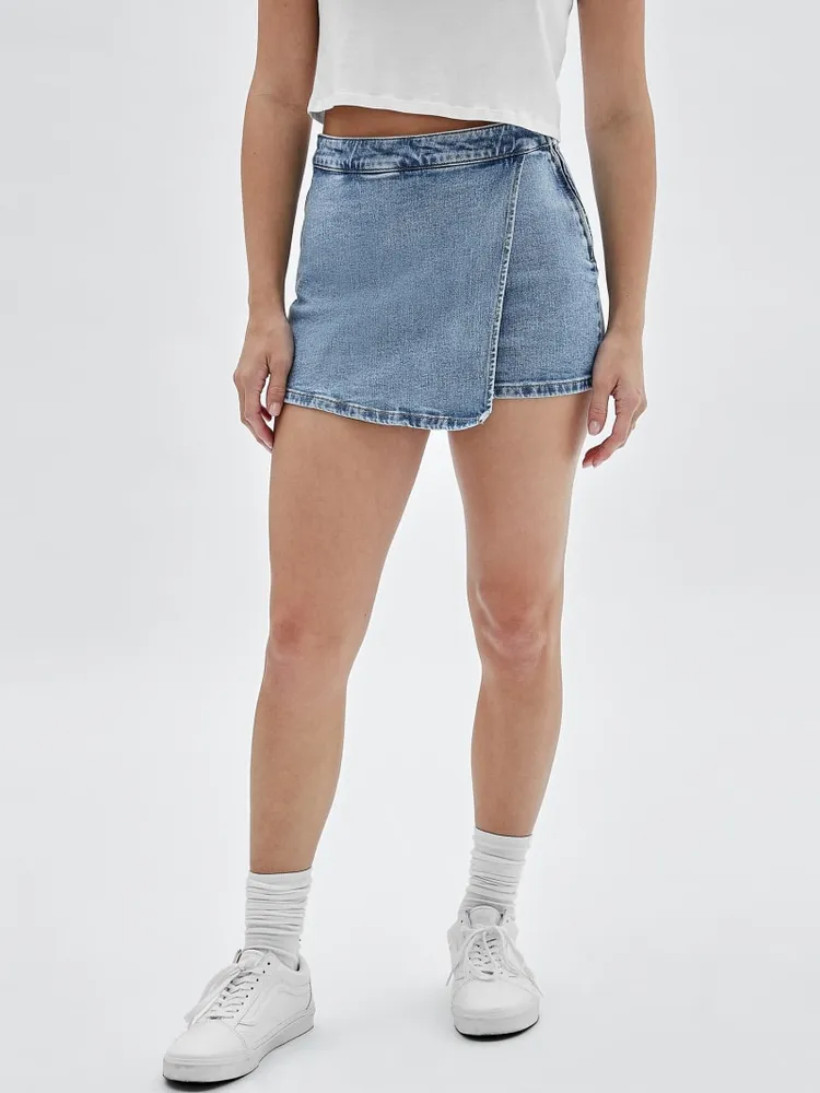 Guess Originals tennis skirt in light wash denim