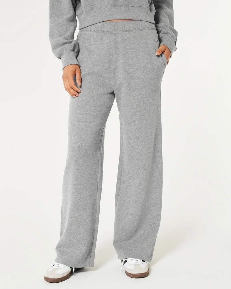 Sweatshirt & Wide-Leg Sweatpants Bundle