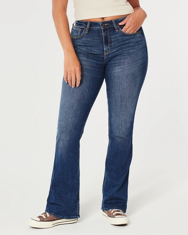 Curvy Mid Rise Bootcut-Jeans in mittlerer Waschung