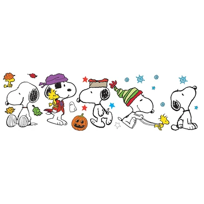 Snoopy® Fall & Winter Holiday Poses Bulletin Board Set