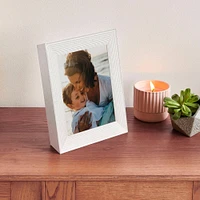 Aura Frames Mason White Quartz 10" x 8" Digital Photo Frame