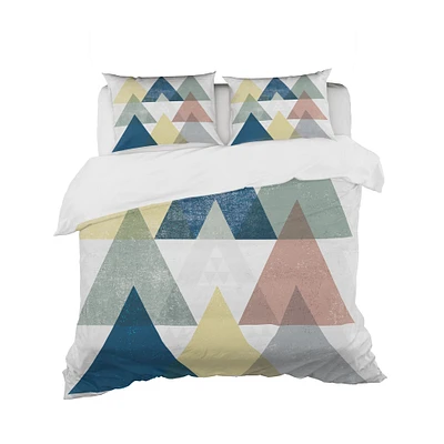 Designart 'Geometrical Composition Triangles II' Geometric Bedding Set - Duvet Cover & Shams