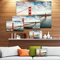 Designart - Golden Gate Bridge in San Francisco - Large Sea Bridge Canvas Art Print