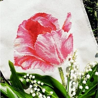 Alisa Tulips. Crimson Glow Cross Stitch Kit