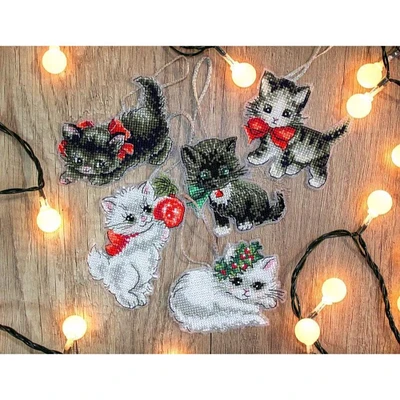 Letistitch Christmas Kittens Toys Counted Cross Stitch Kit