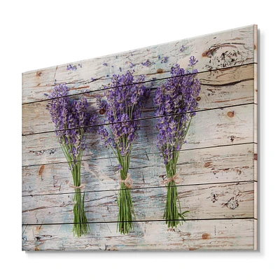 Designart - Fresh Lavender On Wood - Farmhouse Print on Natural Pine Wood