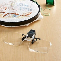 Clip & Flip Magnifier by Loops & Threads®