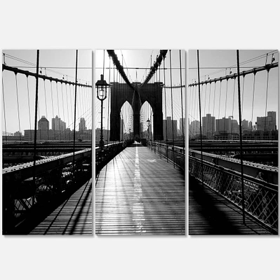 Designart - Dark Brooklyn Bridge