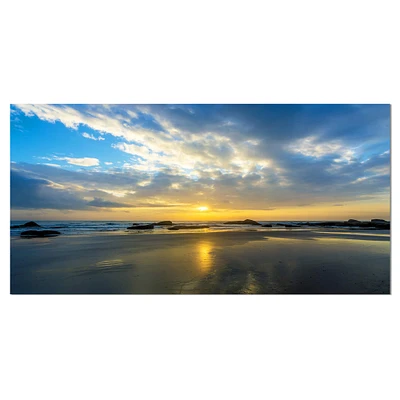 Designart - Beautiful Sunrise and Seashore - Large Seashore Canvas Wall Art