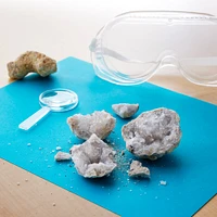 National Geographic© Break Open Geodes Science Kit
