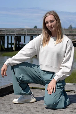 BREEZYFLEX CROP SWEATSHIRT