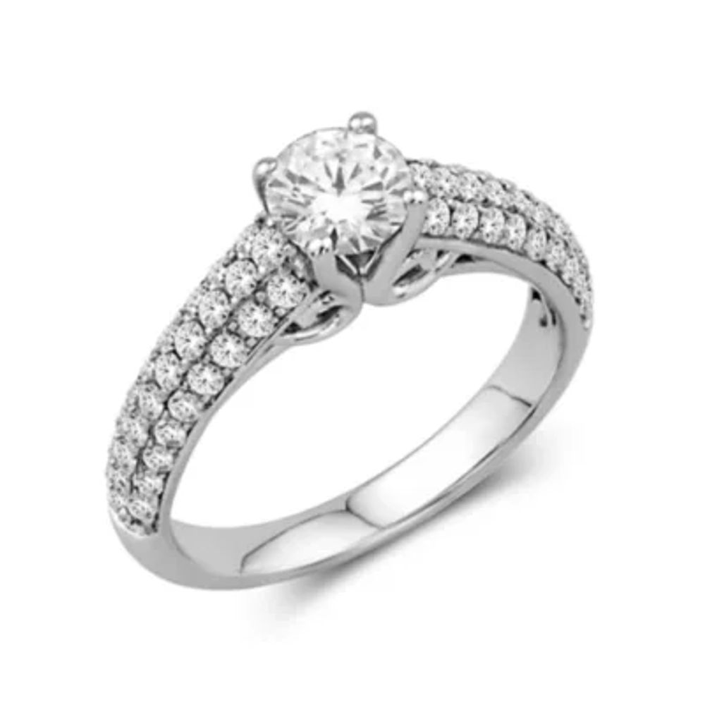 1 1/2 CT. T. W. Diamond Ring