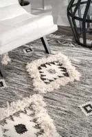 nuLoom Moroccan Textured Shaggy Wool Woven Area Rug