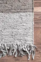 nuLoom Handmade Otha Tassel Rectangular Rug