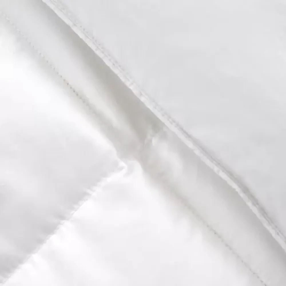 Serta 300 Thread Count Light Warmth White Down Fiber Comforter