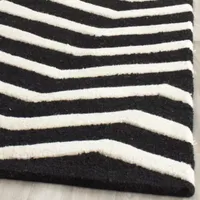 Safavieh Carter Chevron Hand-Tufted Wool Rug