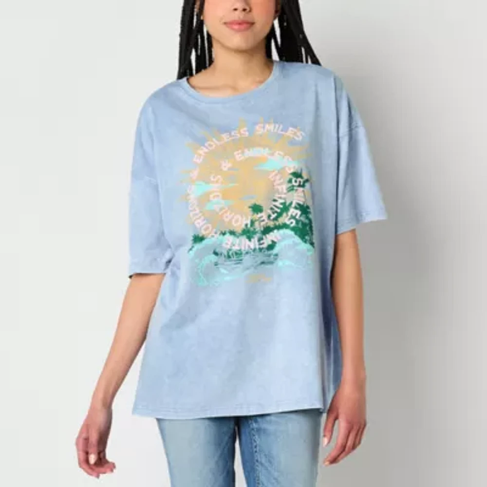 Juniors Celestial Oversized Tee Womens Crew Neck Short Sleeve Graphic T-Shirt