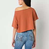 Arizona Juniors Off The Shoulder Womens Short Sleeve Graphic T-Shirt