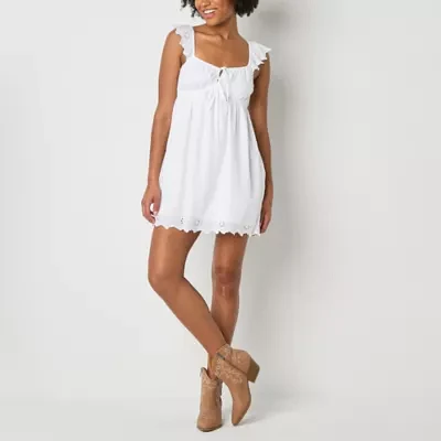 Arizona Womens Sleeveless Embroidered Shift Dress Juniors