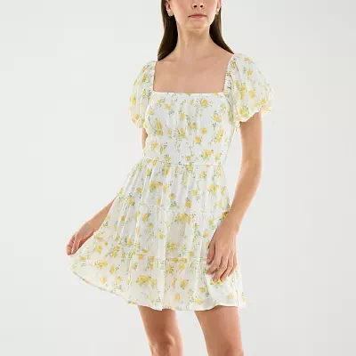 Trixxi Womens Short Sleeve Floral Fit + Flare Dress Juniors