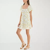 Trixxi Womens Short Sleeve Floral Fit + Flare Dress Juniors
