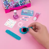 Three Cheers For Girls Graffiti: Cosmetic Wardrobe Kit