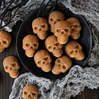 Nordicware Skull Bites 2.5-Cup Cakelette Pan