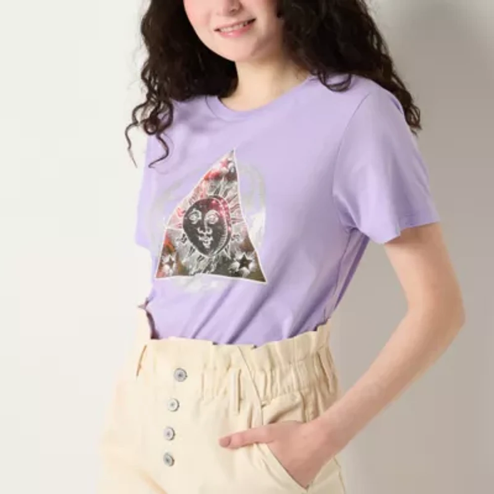Juniors Celestial Sun Galaxy Cropped Tee Womens Crew Neck Short Sleeve Graphic T-Shirt