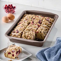 Circulon® Nonstick Bakeware, 9x13-Inch Cake Pan, Chocolate