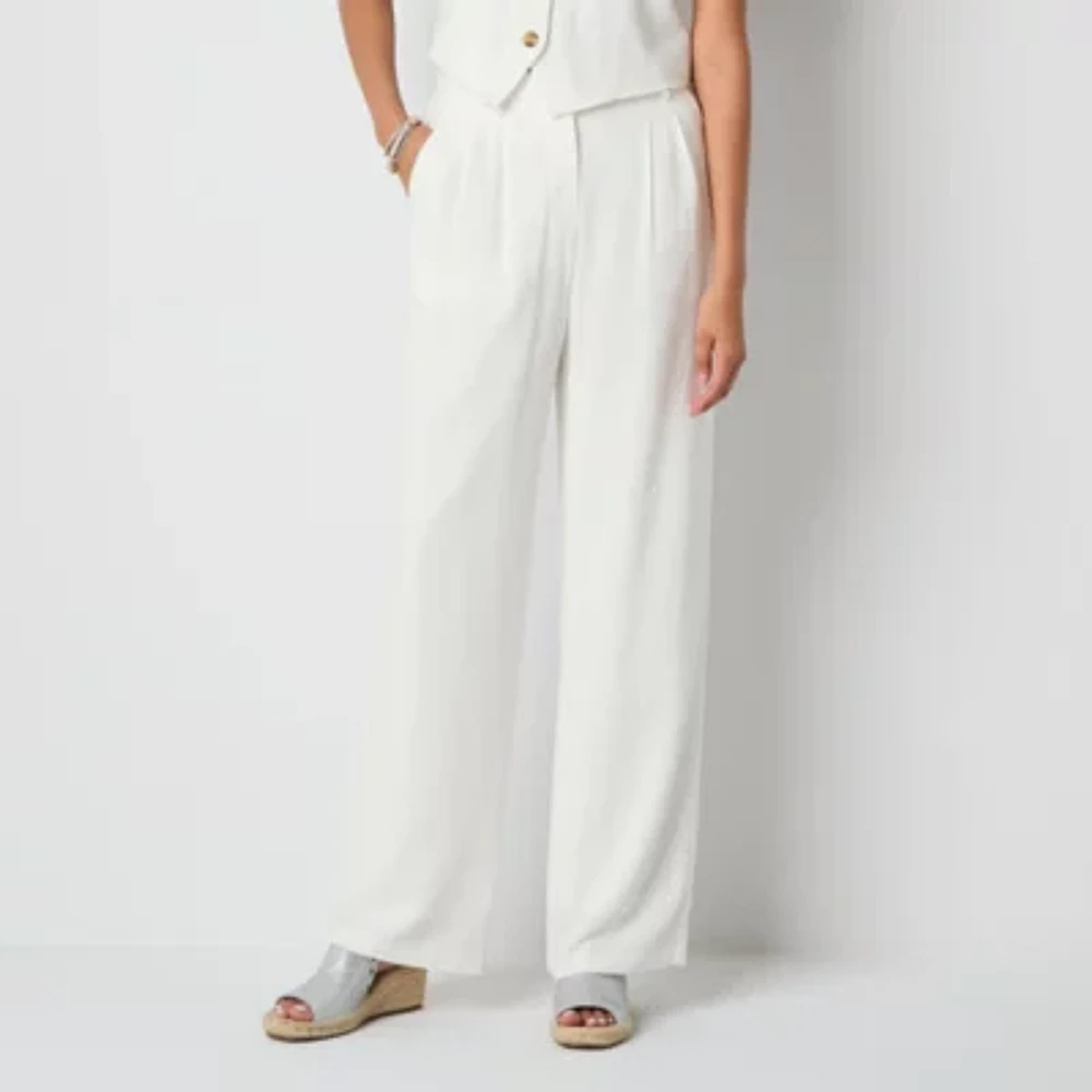 by&by-Juniors Wide Leg Pleated Pant