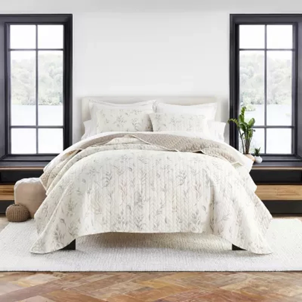 Casual Comfort Leaves Reversible Quilt Set