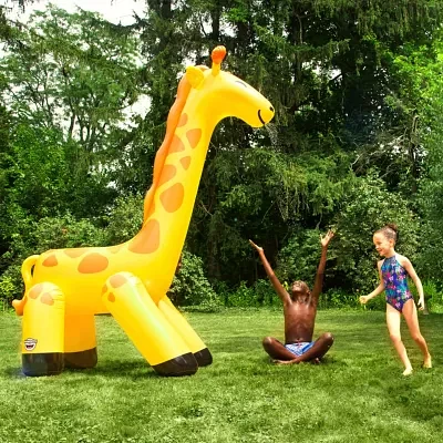 Big Mouth Giraffe Sprinkler