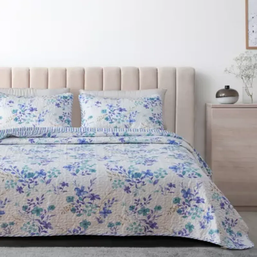 Linery Blue Floral Reversible Reversible Quilt Set