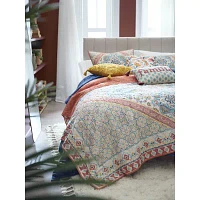 Distant Lands Dominica Quilt Set