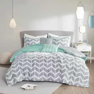 Intelligent Design Laila Comforter Set with decorative pillows