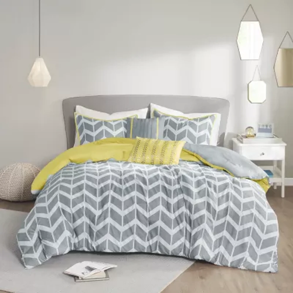 Intelligent Design Elle Chevron Comforter Set with decorative pillows