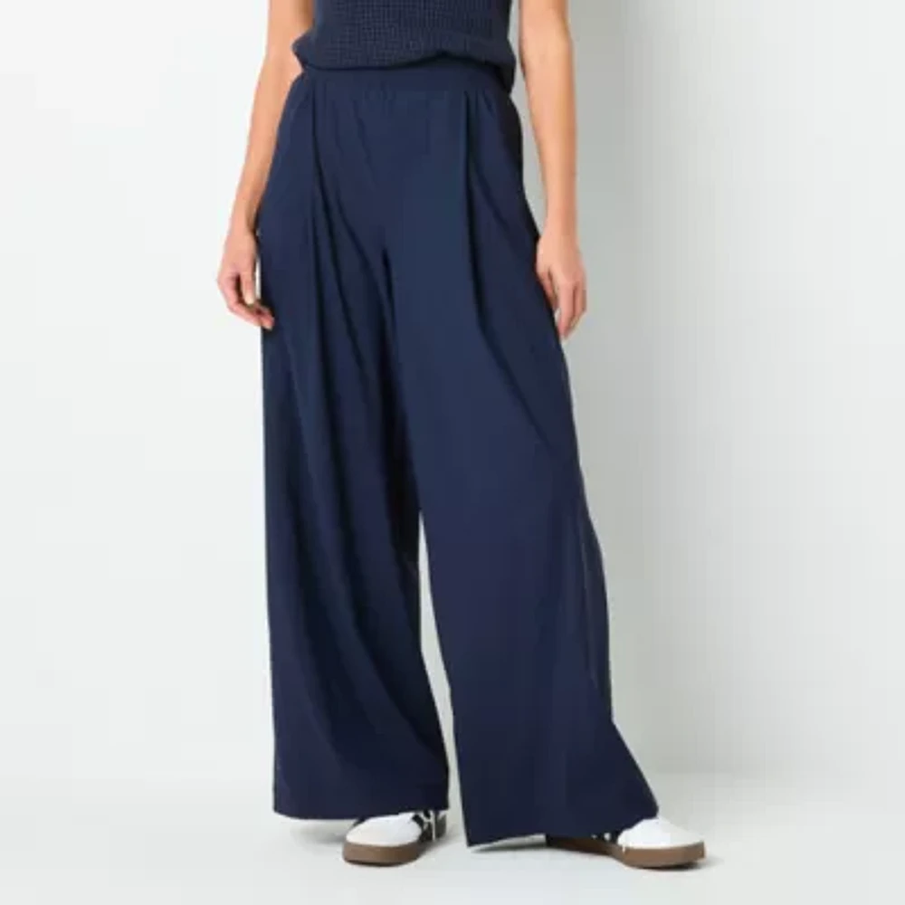 Stylus Wide Leg Pleated Pant