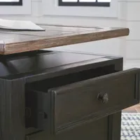 Signature Design by Ashley® Tyler Creek Lift Top Cocktail Table