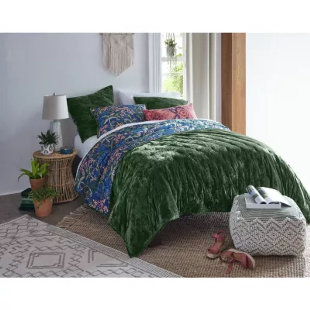 Distant Lands Verona Velvet Reversible Quilt