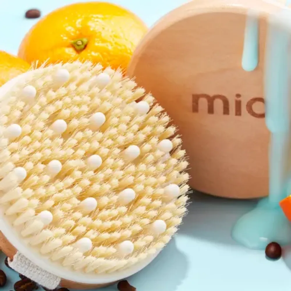 Mio Dry Body Brush Loofah Sponge