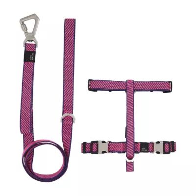 Pet Life Escapade' Outdoor Series 2-In-1 Convertible Leash Dog Harnesses