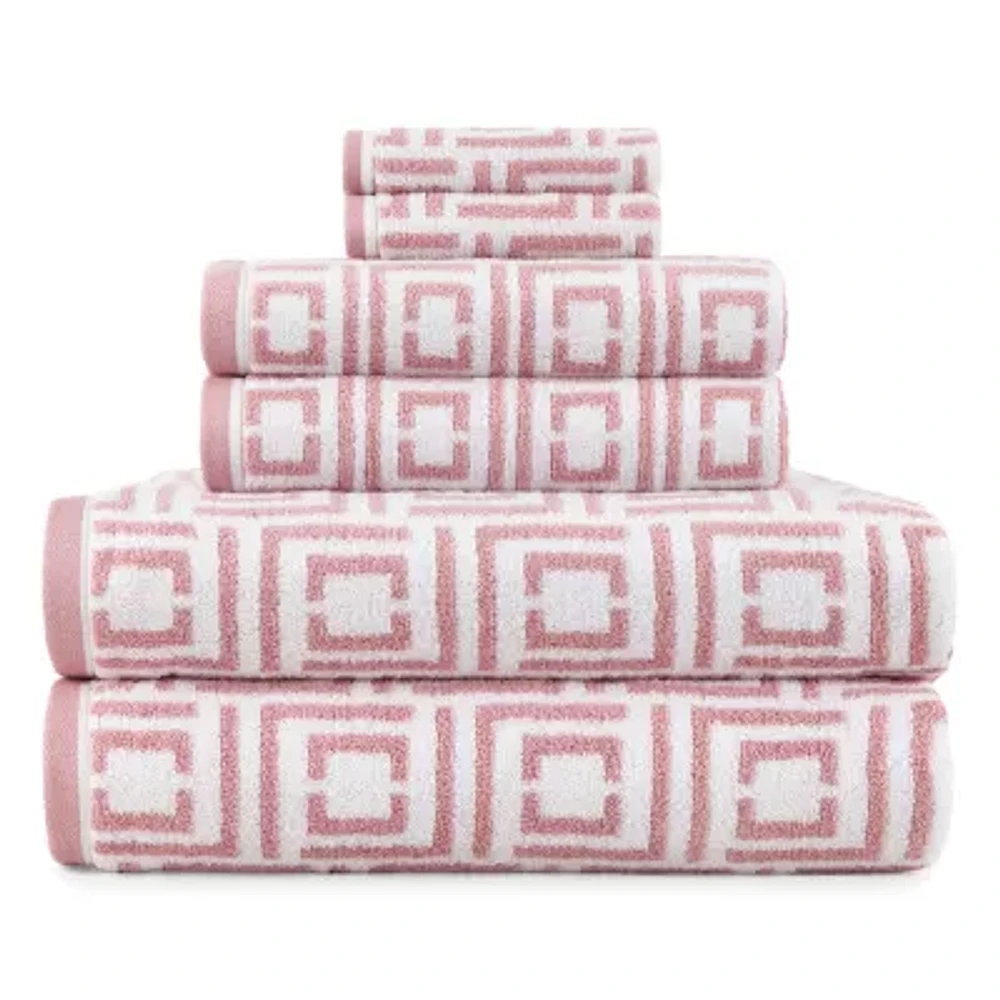 Liz Claiborne Signature Plush Logo Bath Towel