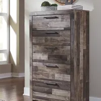 Signature Design by Ashley® Benchcraft® Derekson 5-Drawer Chest