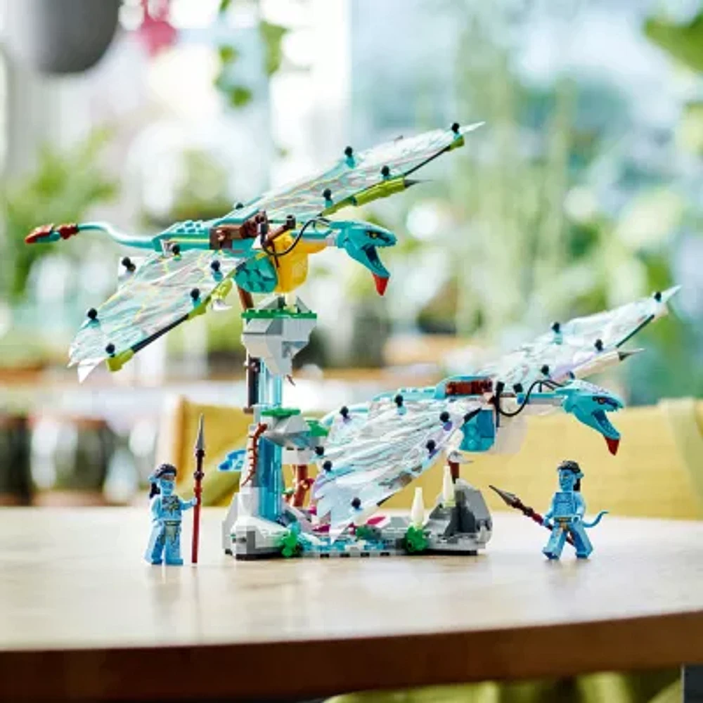 LEGO Avatar Jake & Neytiri’s First Banshee Flight 75572 Building Set (572 Pieces)