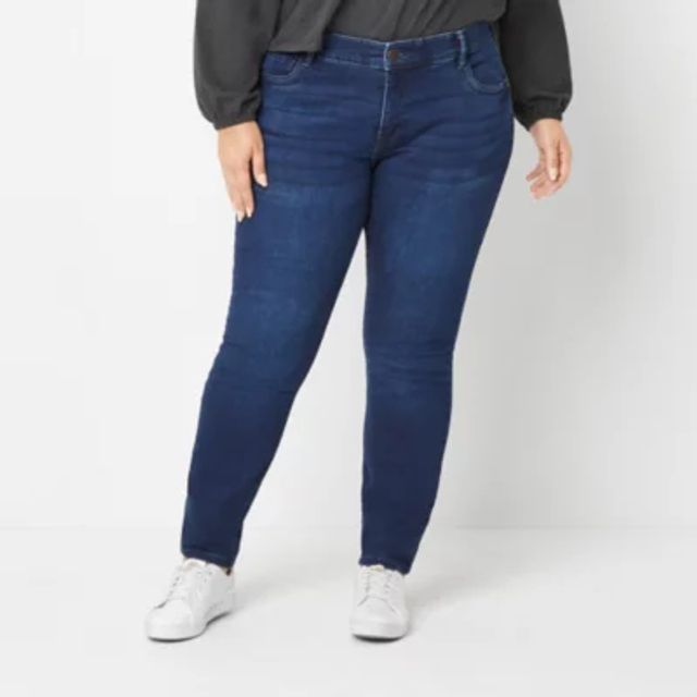 Miss Me Mid-Rise Stretch Capri Jean