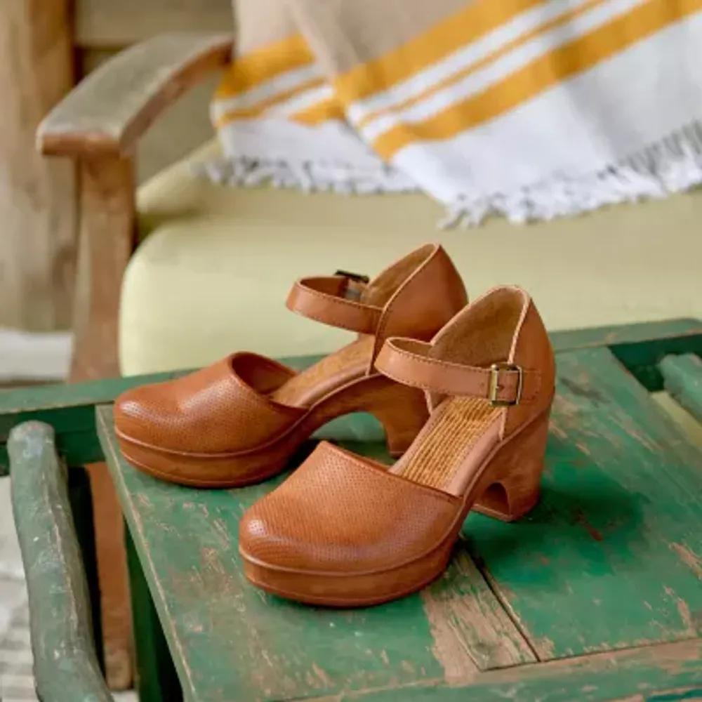 Boc Womens Gia Clogs