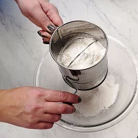 Design Imports Stainless Steel 5-Cup Crank Style Flour Sifter