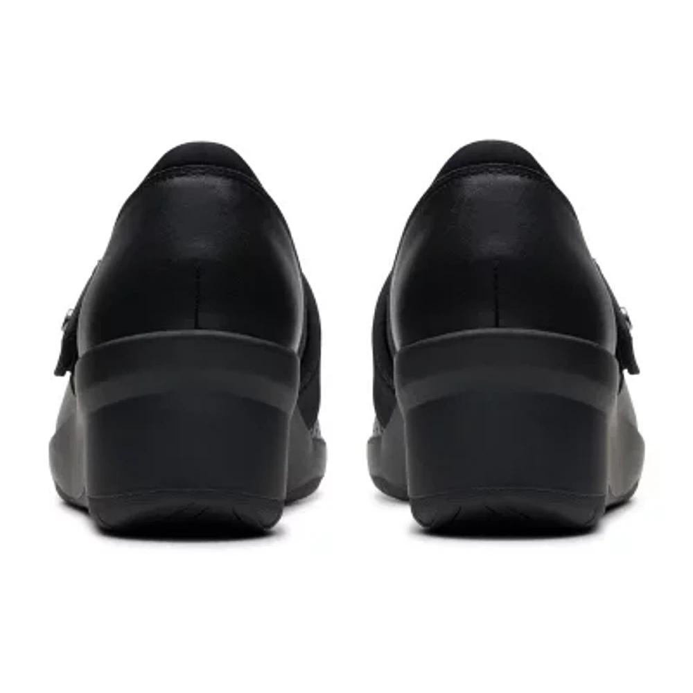 Clarks Womens Suttyn May Slip-On Shoe