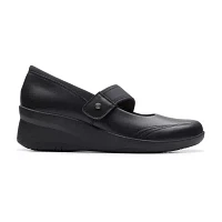 Clarks Womens Suttyn May Slip-On Shoe