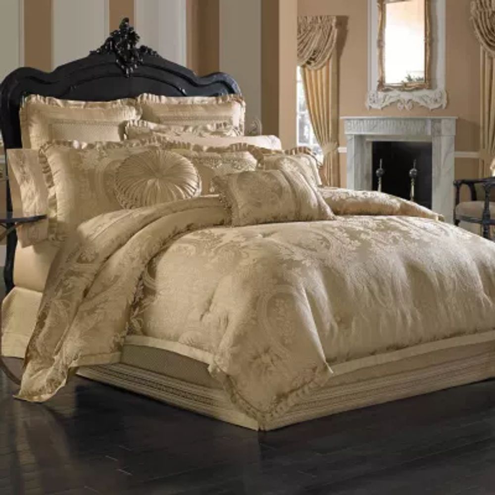 Queen Street 4-pc. Neopolitano Damask + Scroll Comforter Set